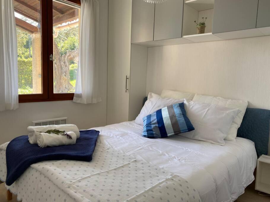 Neuve Romantique Montbrun-des-Corbieres Exterior photo